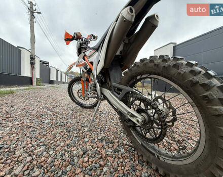 КТМ 350 EXC-F 2012 у Києві на Automoto.ua Помаранчевий КТМ 350 EXC-F, об'ємом двигуна 0.35 л та пробігом 3 тис. км за 4200 $, фото 2 на Automoto.ua