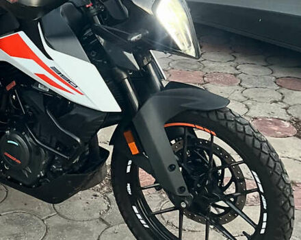 Белый КТМ 390 Adventure, объемом двигателя 0.37 л и пробегом 7 тыс. км за 6000 $, фото 2 на Automoto.ua