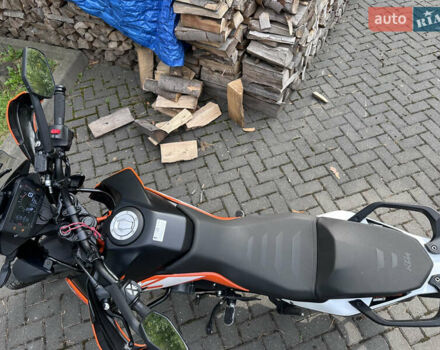 Оранжевый КТМ 390 Adventure, объемом двигателя 0.37 л и пробегом 8 тыс. км за 7000 $, фото 5 на Automoto.ua