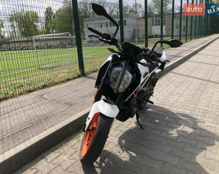 Белый КТМ 390 Duke, объемом двигателя 0.37 л и пробегом 16 тыс. км за 4300 $, фото 1 на Automoto.ua