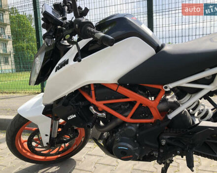 Белый КТМ 390 Duke, объемом двигателя 0.37 л и пробегом 16 тыс. км за 4300 $, фото 2 на Automoto.ua