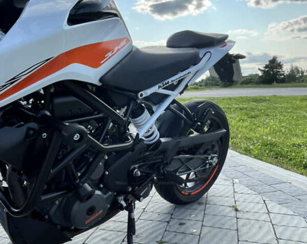 Белый КТМ 390 Duke, объемом двигателя 0.39 л и пробегом 4 тыс. км за 5200 $, фото 2 на Automoto.ua
