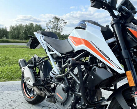 Белый КТМ 390 Duke, объемом двигателя 0.39 л и пробегом 4 тыс. км за 5200 $, фото 3 на Automoto.ua