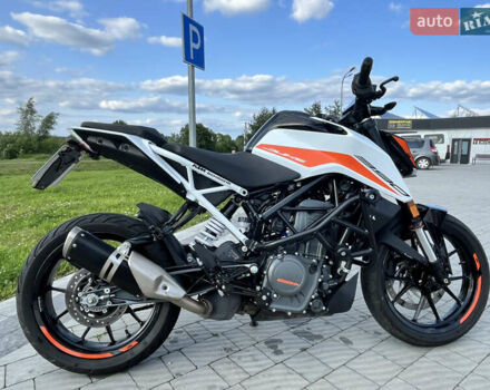 Белый КТМ 390 Duke, объемом двигателя 0.39 л и пробегом 4 тыс. км за 5200 $, фото 5 на Automoto.ua