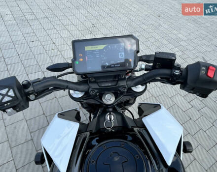 Белый КТМ 390 Duke, объемом двигателя 0.39 л и пробегом 4 тыс. км за 5200 $, фото 6 на Automoto.ua