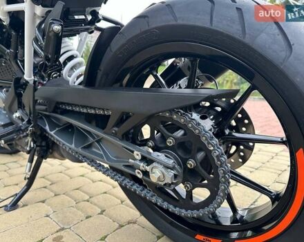 Білий КТМ 390 Duke, об'ємом двигуна 0.4 л та пробігом 1 тис. км за 5500 $, фото 13 на Automoto.ua