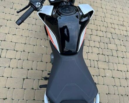 Білий КТМ 390 Duke, об'ємом двигуна 0.4 л та пробігом 1 тис. км за 5500 $, фото 17 на Automoto.ua
