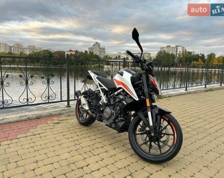 Білий КТМ 390 Duke, об'ємом двигуна 0.4 л та пробігом 1 тис. км за 5500 $, фото 3 на Automoto.ua