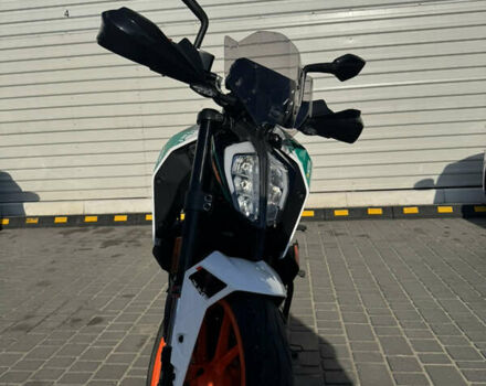 Белый КТМ 390 Duke, объемом двигателя 0.37 л и пробегом 3 тыс. км за 5400 $, фото 7 на Automoto.ua