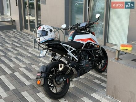 Белый КТМ 390 Duke, объемом двигателя 0.39 л и пробегом 3 тыс. км за 5000 $, фото 1 на Automoto.ua