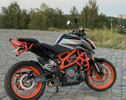 Серый КТМ 390 Duke, объемом двигателя 0.37 л и пробегом 19 тыс. км за 5000 $, фото 5 на Automoto.ua
