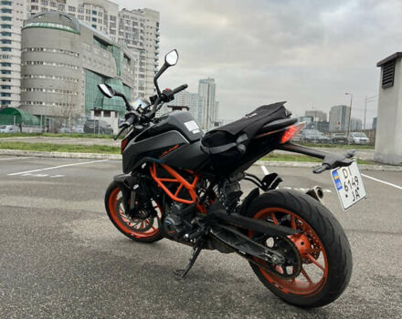 Серый КТМ 390 Duke, объемом двигателя 0.37 л и пробегом 18 тыс. км за 4500 $, фото 6 на Automoto.ua