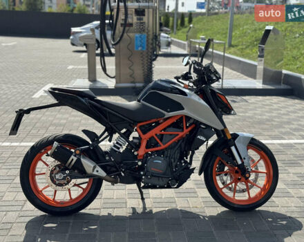 Серый КТМ 390 Duke, объемом двигателя 0.4 л и пробегом 8 тыс. км за 5200 $, фото 5 на Automoto.ua