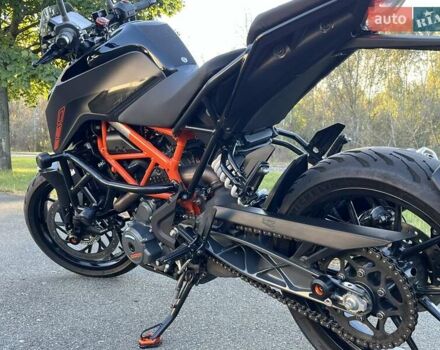 КТМ 390 Duke 2023 в Киеве на Automoto.ua Серый КТМ 390 Duke, объемом двигателя 0.37 л и пробегом 9 тыс. км за 5200 $, фото 5 на Automoto.ua