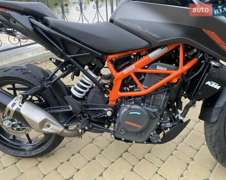 КТМ 390 Duke 2023 в Киеве на Automoto.ua Серый КТМ 390 Duke, объемом двигателя 0.4 л и пробегом 3 тыс. км за 5350 $, фото 7 на Automoto.ua