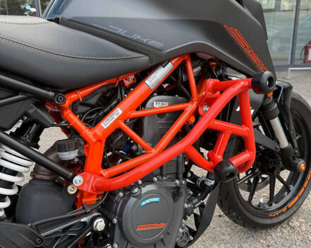 Сірий КТМ 390 Duke, об'ємом двигуна 0.37 л та пробігом 6 тис. км за 5500 $, фото 4 на Automoto.ua