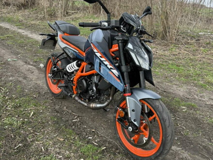 КТМ 390 Duke 2024 у Чутове на Automoto.ua Синій КТМ 390 Duke, об'ємом двигуна 0.39 л та пробігом 7 тис. км за 6100 $, фото 1 на Automoto.ua