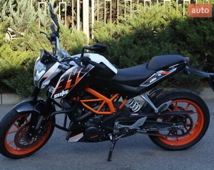 КТМ 390 Duke 2015 в Харькове на Automoto.ua Оранжевый КТМ 390 Duke, объемом двигателя 0.37 л и пробегом 35 тыс. км за 3500 $, фото 1 на Automoto.ua