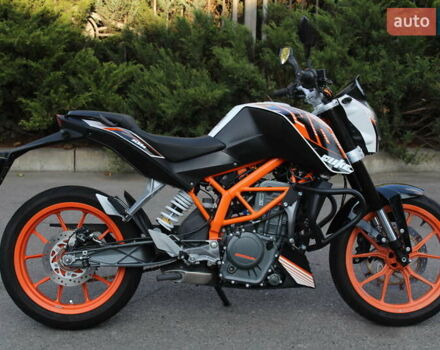 КТМ 390 Duke 2015 в Харькове на Automoto.ua Оранжевый КТМ 390 Duke, объемом двигателя 0.37 л и пробегом 35 тыс. км за 3500 $, фото 3 на Automoto.ua