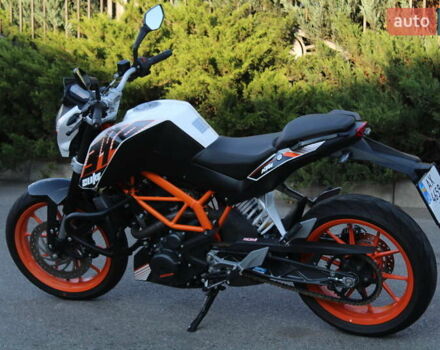 КТМ 390 Duke 2015 в Харькове на Automoto.ua Оранжевый КТМ 390 Duke, объемом двигателя 0.37 л и пробегом 35 тыс. км за 3500 $, фото 2 на Automoto.ua
