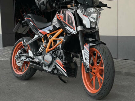 КТМ 390 Duke 2014 в Умани на Automoto.ua Оранжевый КТМ 390 Duke, объемом двигателя 0.39 л и пробегом 19 тыс. км за 3700 $, фото 1 на Automoto.ua