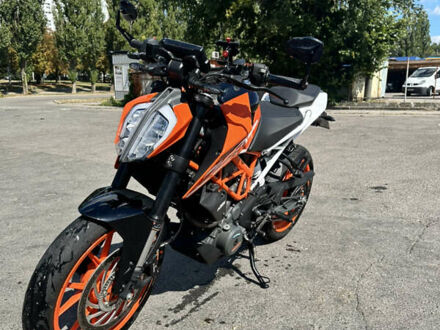 КТМ 390 Duke 2018 у Запоріжжя на Automoto.ua Помаранчевий КТМ 390 Duke, об'ємом двигуна 0.39 л та пробігом 13 тис. км за 4000 $, фото 1 на Automoto.ua