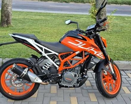 Оранжевый КТМ 390 Duke, объемом двигателя 0.37 л и пробегом 13 тыс. км за 4500 $, фото 1 на Automoto.ua