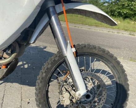 Белый КТМ 640, объемом двигателя 0.62 л и пробегом 82 тыс. км за 4300 $, фото 4 на Automoto.ua