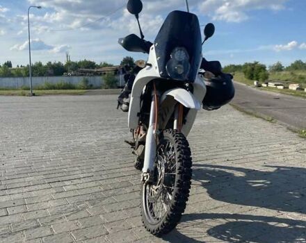 Белый КТМ 640, объемом двигателя 0.62 л и пробегом 82 тыс. км за 4300 $, фото 3 на Automoto.ua