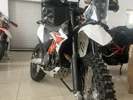 КТМ 690 Enduro 2018 у Києві на Automoto.ua Чорний КТМ 690 Enduro, об'ємом двигуна 0.69 л та пробігом 10 тис. км за 8999 $, фото 1 на Automoto.ua