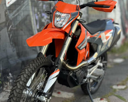 КТМ 690 Enduro 2021 в Киеве на Automoto.ua КТМ 690 Enduro, объемом двигателя 0 л и пробегом 1 тыс. км за 14000 $, фото 5 на Automoto.ua