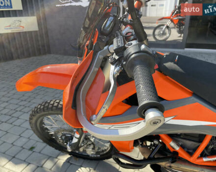 Оранжевый КТМ 690 Enduro, объемом двигателя 0.69 л и пробегом 6 тыс. км за 11000 $, фото 9 на Automoto.ua