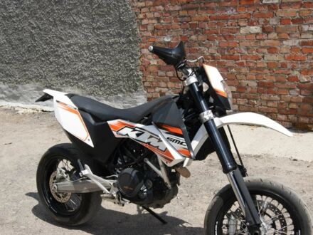 КТМ 690 SMC R, объемом двигателя 0.69 л и пробегом 0 тыс. км за 3800 $, фото 1 на Automoto.ua