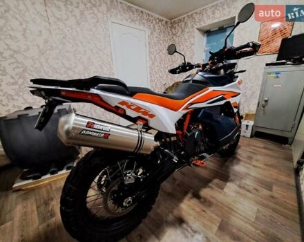 Оранжевый КТМ 890 Adventure R, объемом двигателя 0.08 л и пробегом 3 тыс. км за 17950 $, фото 2 на Automoto.ua