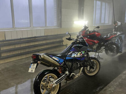 Черный КТМ 950 Supermoto, объемом двигателя 0.95 л и пробегом 40 тыс. км за 3100 $, фото 1 на Automoto.ua