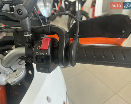 Белый КТМ 990 Adventure, объемом двигателя 1 л и пробегом 23 тыс. км за 9800 $, фото 12 на Automoto.ua