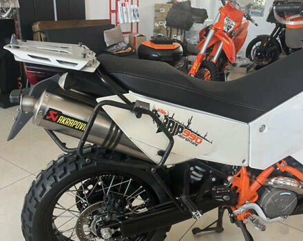 Белый КТМ 990 Adventure, объемом двигателя 1 л и пробегом 23 тыс. км за 9800 $, фото 2 на Automoto.ua