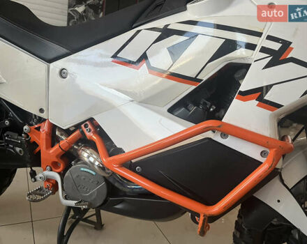 Белый КТМ 990 Adventure, объемом двигателя 1 л и пробегом 23 тыс. км за 9800 $, фото 14 на Automoto.ua