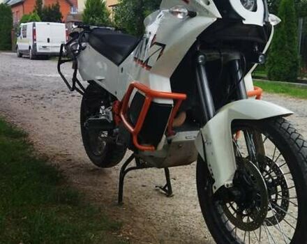 Белый КТМ 990 Adventure, объемом двигателя 1 л и пробегом 60 тыс. км за 12000 $, фото 3 на Automoto.ua