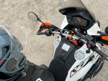 Белый КТМ 990 Adventure, объемом двигателя 1 л и пробегом 28 тыс. км за 13300 $, фото 1 на Automoto.ua