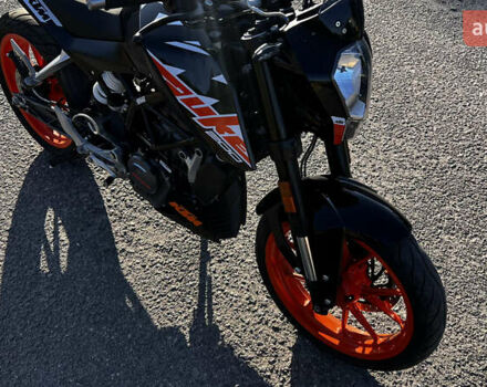 Черный КТМ Дюке, объемом двигателя 0.2 л и пробегом 8 тыс. км за 2600 $, фото 1 на Automoto.ua