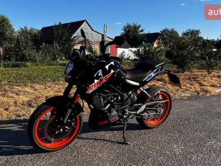 Черный КТМ Дюке, объемом двигателя 0.2 л и пробегом 8 тыс. км за 2600 $, фото 1 на Automoto.ua