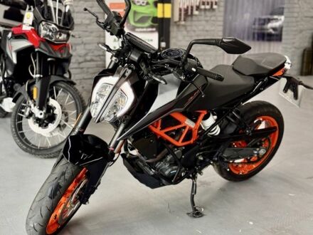 КТМ Дюке, объемом двигателя 0.39 л и пробегом 0 тыс. км за 4500 $, фото 1 на Automoto.ua