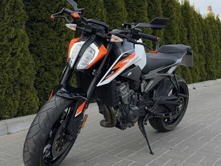 Белый КТМ Duke 790, объемом двигателя 0.8 л и пробегом 4 тыс. км за 8100 $, фото 1 на Automoto.ua
