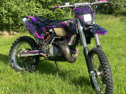КТМ EXC 250 2014 в Болехове на Automoto.ua Черный КТМ EXC 250, объемом двигателя 0.25 л и пробегом 6 тыс. км за 4799 $, фото 1 на Automoto.ua