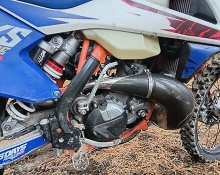 КТМ EXC 250 2017 в Киеве на Automoto.ua Оранжевый КТМ EXC 250, объемом двигателя 0.25 л и пробегом 7 тыс. км за 6700 $, фото 7 на Automoto.ua