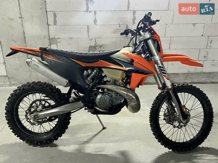 КТМ EXC 300 2020 в Львове на Automoto.ua КТМ EXC 300, объемом двигателя 0 л и пробегом 180 тыс. км за 8500 $, фото 1 на Automoto.ua