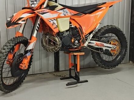 КТМ EXC 300, объемом двигателя 0.3 л и пробегом 0 тыс. км за 11500 $, фото 1 на Automoto.ua