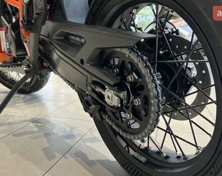 купить новое авто КТМ SMC 2024 года от официального дилера Дніпромотор КТМ фото