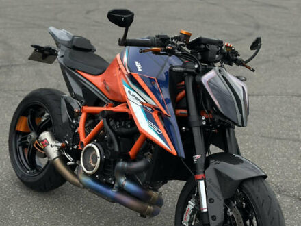 КТМ Super Duke 1290 2020 в Киеве на Automoto.ua Оранжевый КТМ Super Duke 1290, объемом двигателя 1.3 л и пробегом 14 тыс. км за 17500 $, фото 1 на Automoto.ua
